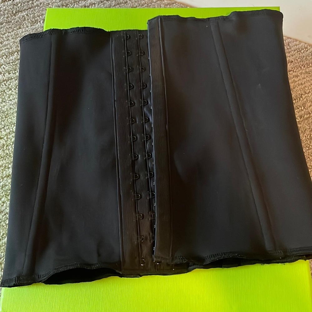 Skims Waist Trainer Black